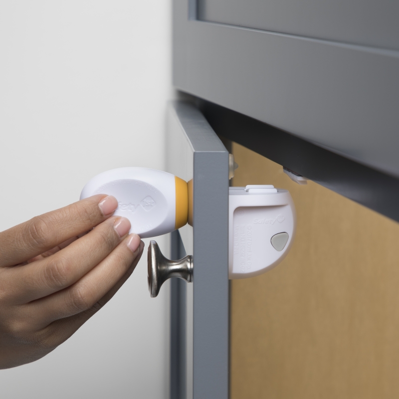 Saftey 1st Adhesive Magnetic Lock (NEW 2019)