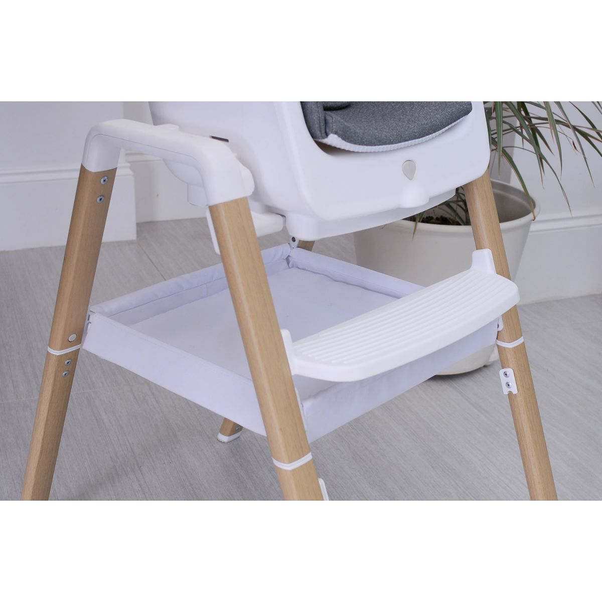 Tutti Bambini Nova Evolutionary HighchairBlack/Black