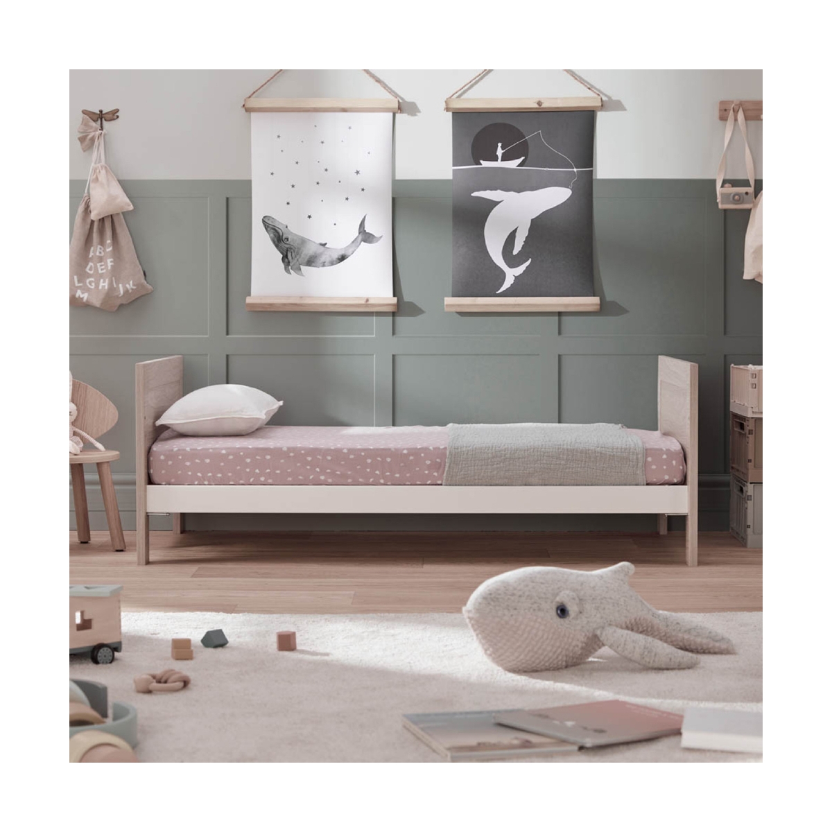 Silver Cross Finchley 2 Piece Cot Bed & Wardrobe SetOak