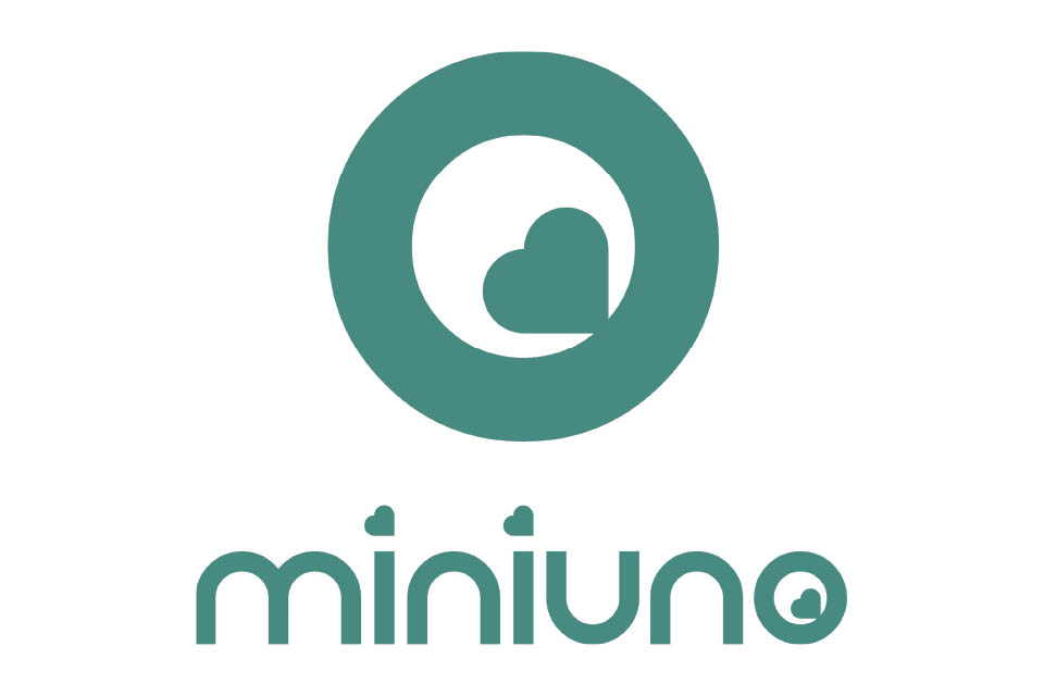 miniuno Toura Bundle Package-Grey Herringbone with Sleeptite Bedside Crib & Yumo Plus Highchair!